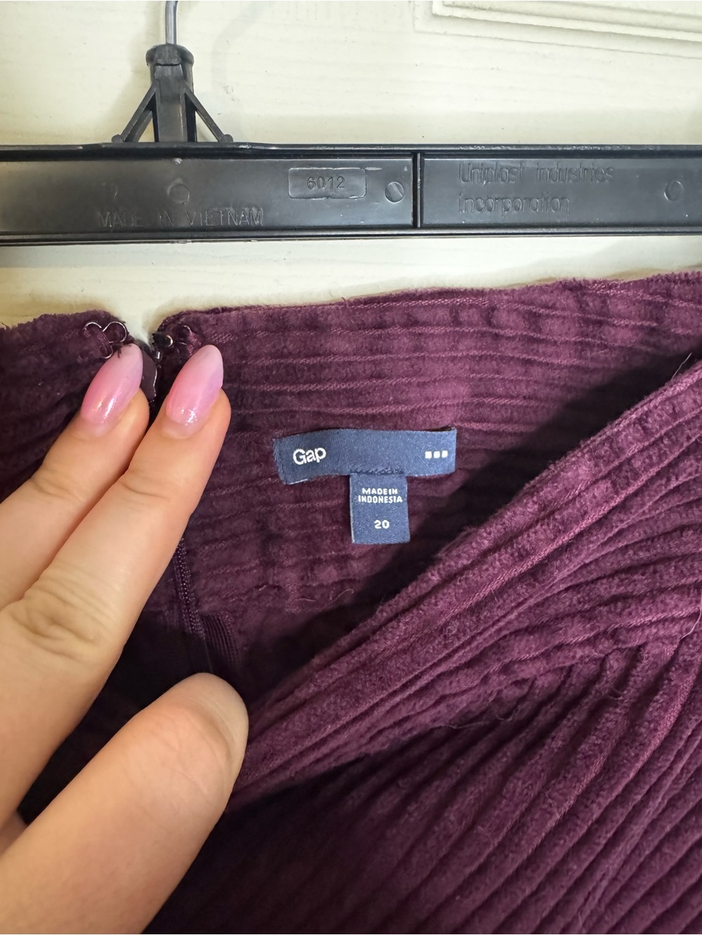 GAP Corduroy Pencil Skirt in Plum - Size 20, XXL - Picture 3 of 4